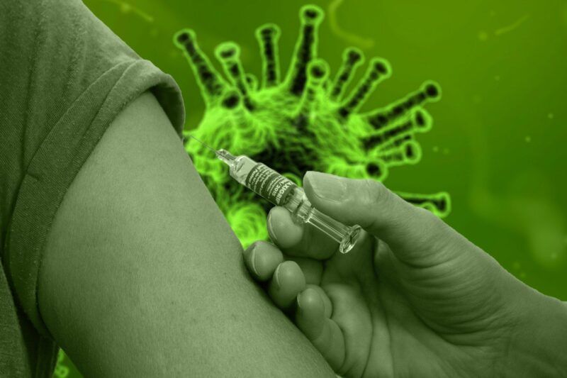 Takut Di-Vaksin? Simak Penjelasan Cara Kerja Vaksin Corona Berikut ini!