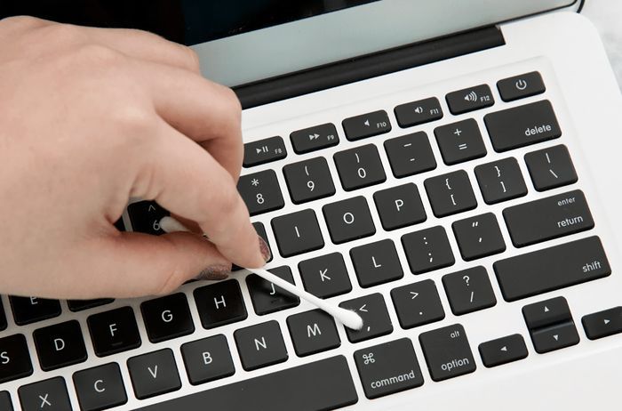 5 Cara Membersihkan Keyboard Laptop Dengan Mudah dan Cepat