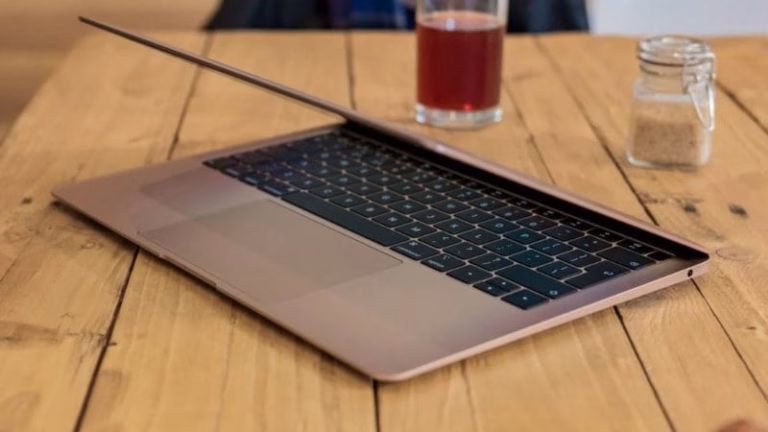 Apple Macbook Air By Teknodaim.