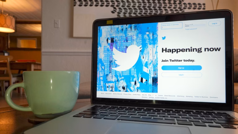 Serius Lawan Hoaks, Twitter Jalin Kerja Sama dengan Dua Portal Berita 3 Serius Lawan Hoaks, Twitter Jalin Kerja Sama dengan Dua Portal Berita