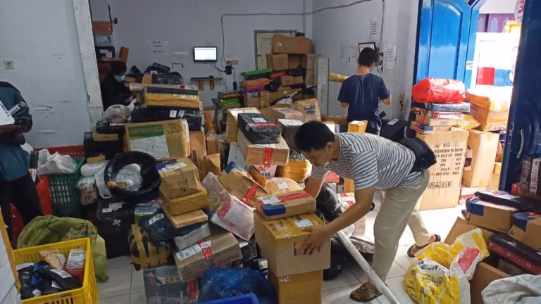 Arti Overload Dalam Pengiriman Paket