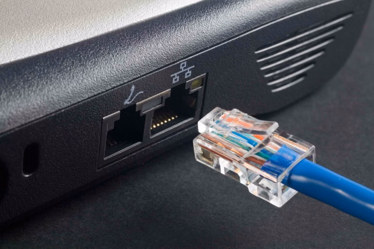 Ethernet cable socket - lifewire.com