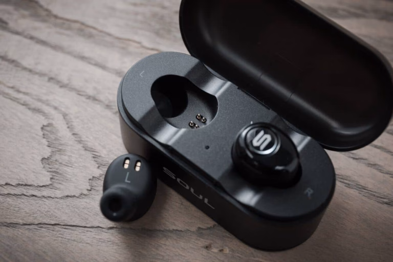 7 Rekomendasi Earphone Bluetooth (ceklist.id)