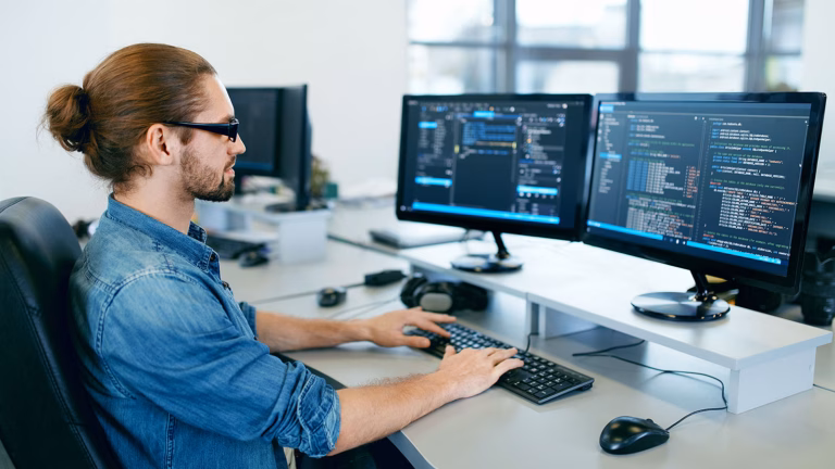 Memahami Tugas dan Kualifikasi Karir Menjadi Software Engineer