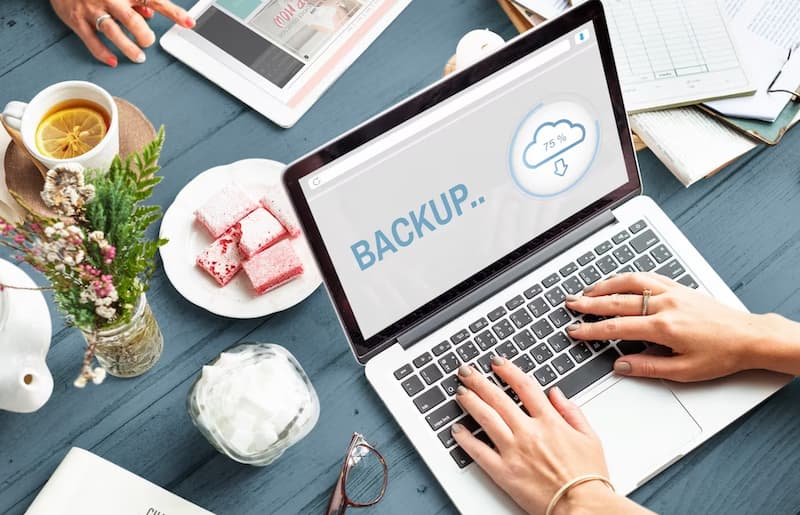 7 Hal yang Harus Dilakukan Sebelum Menjual HP atau Laptop Bekas 2 menjual hp atau laptop