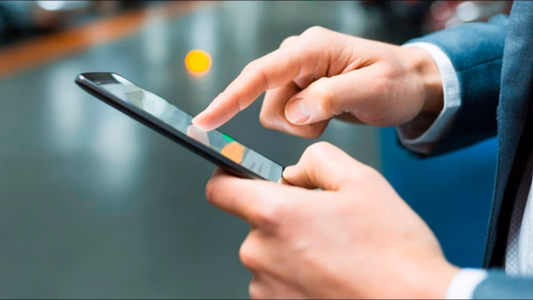 Cara Mudah Mengatasi Layar HP yang Tidak Bisa Mati dan Disentuh