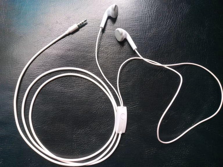 Tips Merawat Earphone Supaya Tidak Cepat Rusak