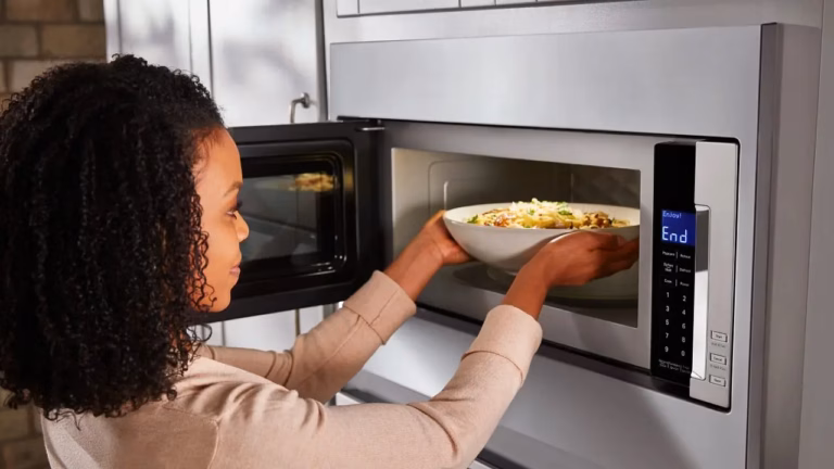 Bedanya Microwave dan Oven yang Harus Kamu Ketahui!